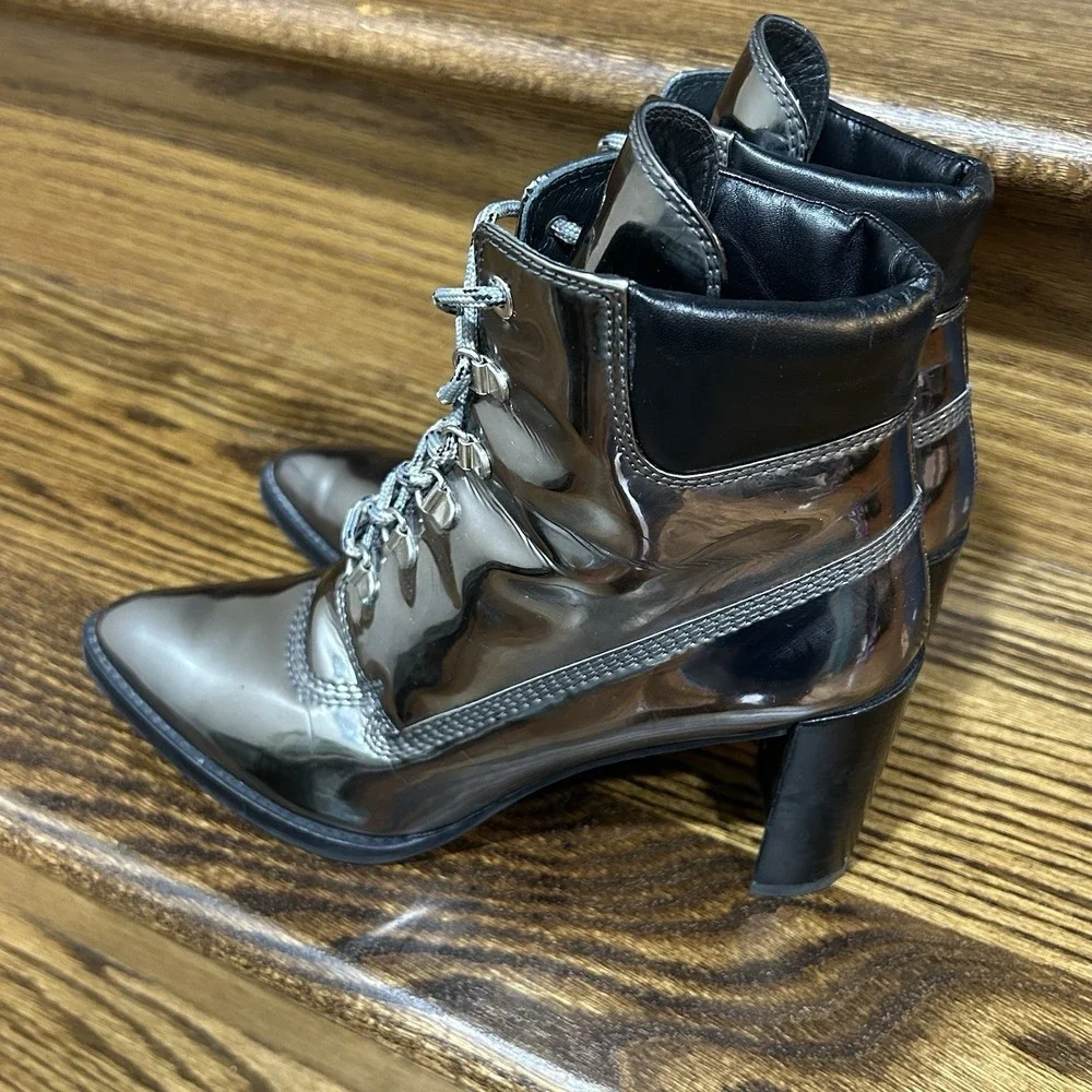 Stuart‎ Weitzman Women's 8M Metallic Gunmetal Patent Leather Ankle Boots Block